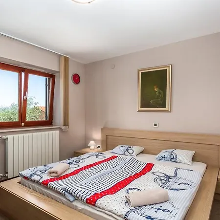 With Pool, Jacuzzi, Sauna, Fitness, Playground & Wine Cellar * Gostinjac