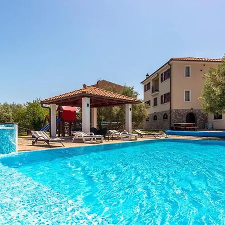 With Pool, Jacuzzi, Sauna, Fitness, Playground & Wine Cellar *