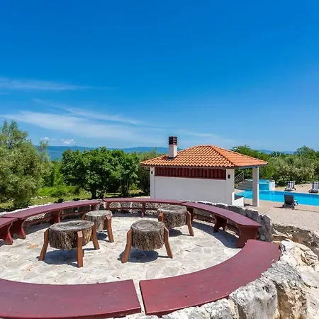 With Pool, Jacuzzi, Sauna, Fitness, Playground & Wine Cellar Gostinjac