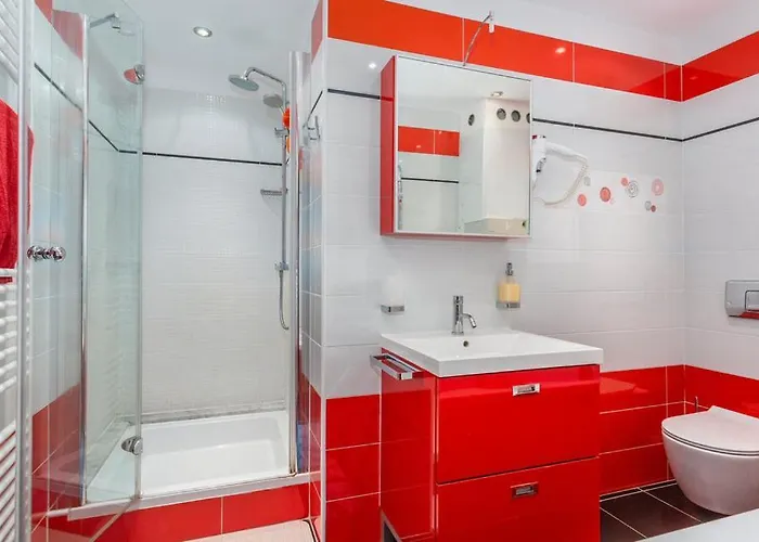 With Pool, Jacuzzi, Sauna, Fitness, Playground & Wine Cellar *