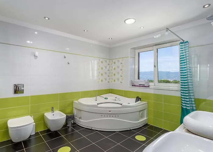 With Pool, Jacuzzi, Sauna, Fitness, Playground & Wine Cellar Gostinjac
