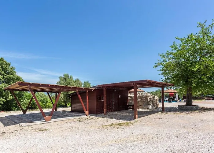 With Pool, Jacuzzi, Sauna, Fitness, Playground & Wine Cellar Vila Gostinjac