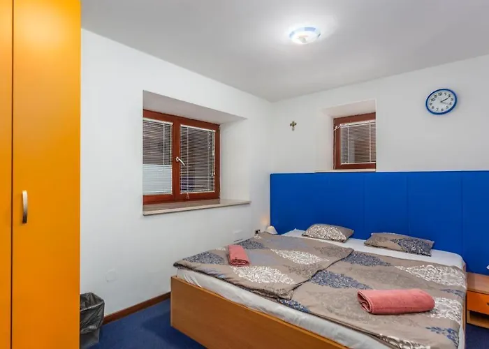 Vila With Pool, Jacuzzi, Sauna, Fitness, Playground & Wine Cellar