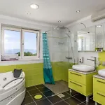 With Pool, Jacuzzi, Sauna, Fitness, Playground&wine Cellar *
