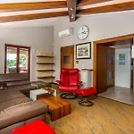 With Pool, Jacuzzi, Sauna, Fitness, Playground&wine Cellar Gostinjac