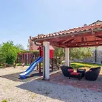 Villa With Pool, Jacuzzi, Sauna, Fitness, Playground&wine Cellar *