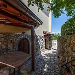 With Pool, Jacuzzi, Sauna, Fitness, Playground&wine Cellar Gostinjac