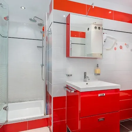 With Pool, Jacuzzi, Sauna, Fitness, Playground & Wine Cellar *