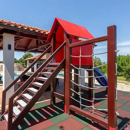 With Pool, Jacuzzi, Sauna, Fitness, Playground & Wine Cellar Gostinjac