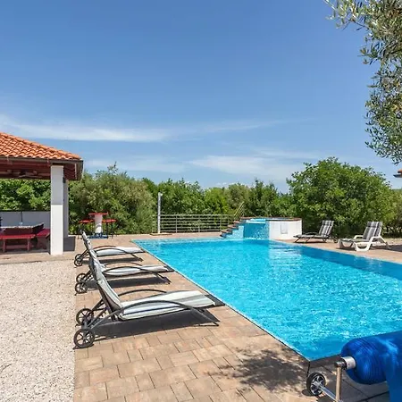With Pool, Jacuzzi, Sauna, Fitness, Playground & Wine Cellar Вилла Gostinjac