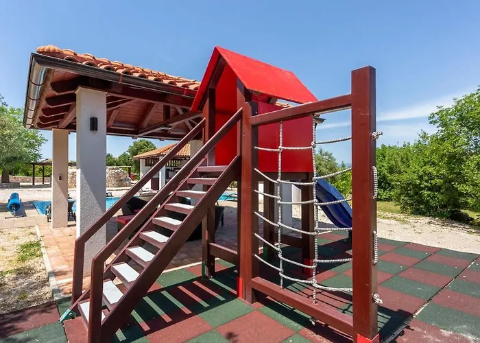 With Pool, Jacuzzi, Sauna, Fitness, Playground & Wine Cellar Gostinjac