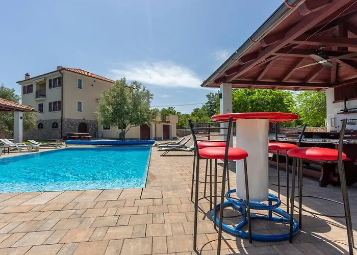 Vila With Pool, Jacuzzi, Sauna, Fitness, Playground & Wine Cellar