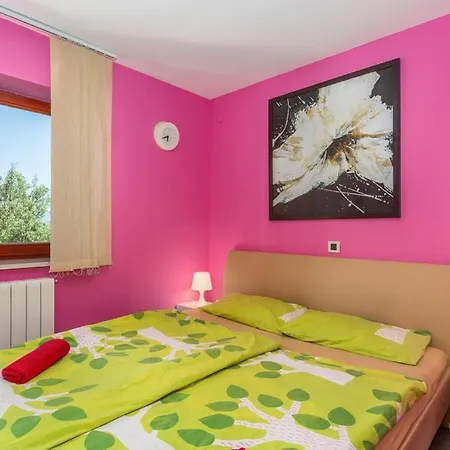 Villa With Pool, Jacuzzi, Sauna, Fitness, Playground&wine Cellar *