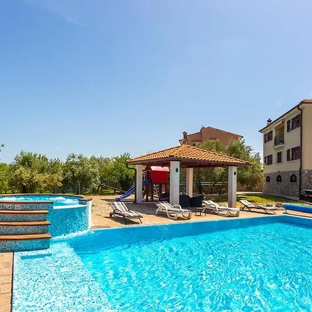 With Pool, Jacuzzi, Sauna, Fitness, Playground&wine Cellar Villa